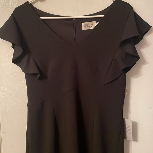 Eliza J NWT Size 8 Black Dress Ruffle Sleeves - Picture 2 of 8